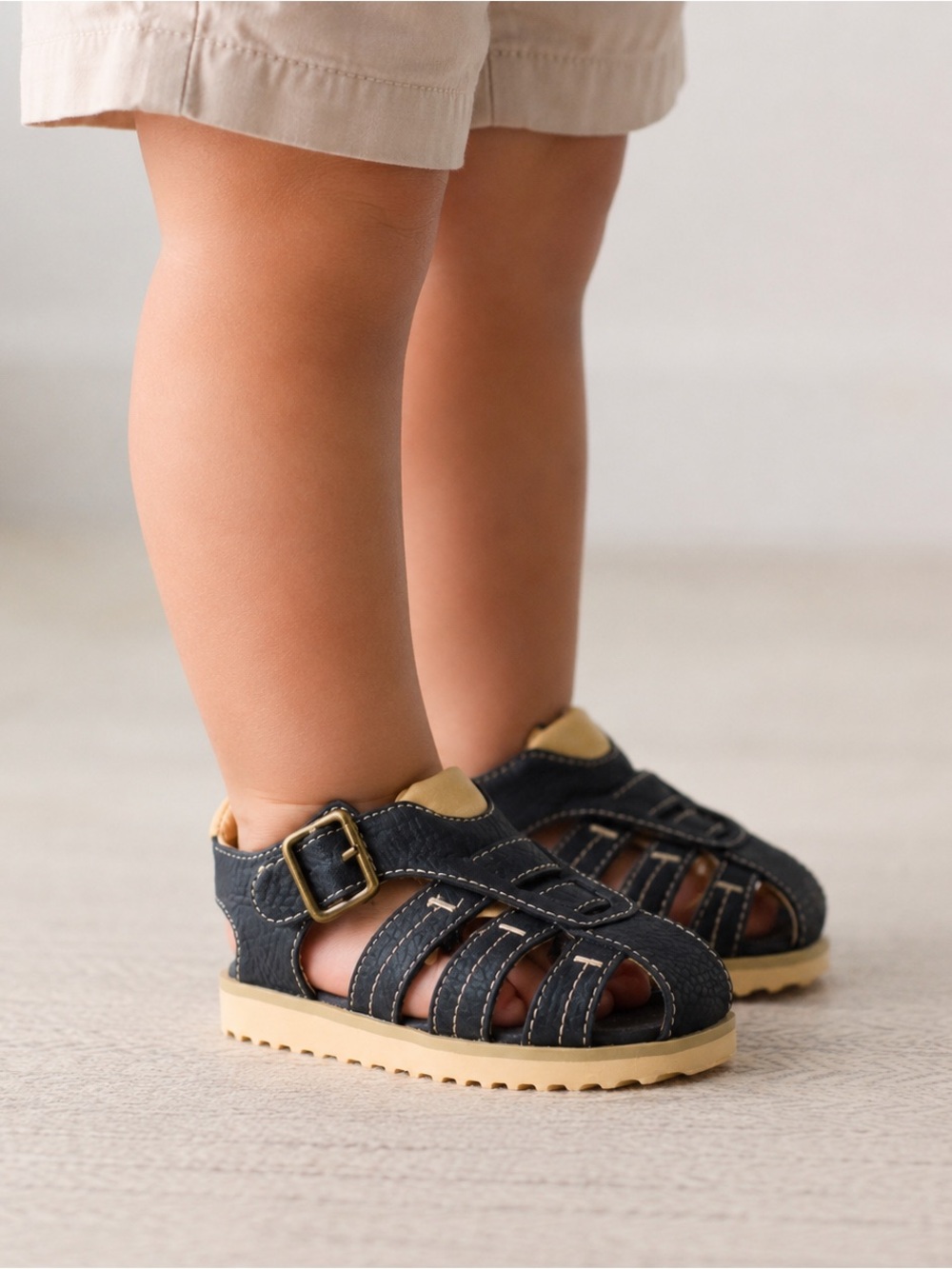 UGG Danial Toddler Fisherman Sandals Navy Closed Toe Size 12